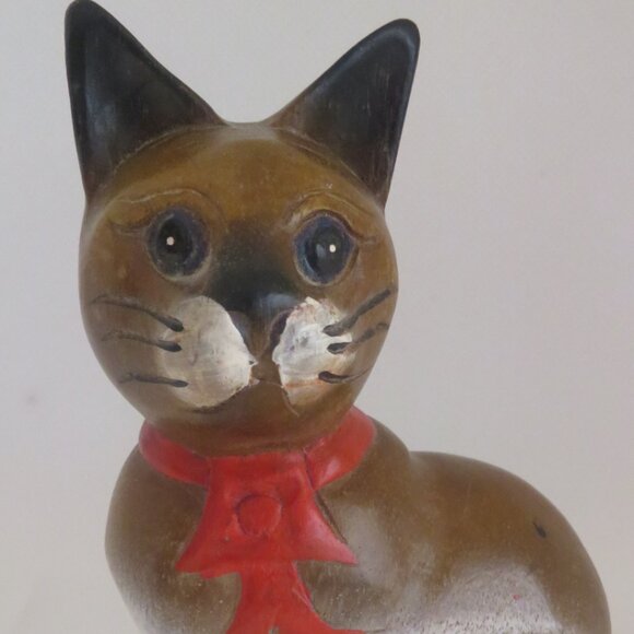 *Vintage* Carved Wood CAT Figurine with Red Ribbon (F48) - Picture 2 of 6